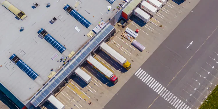 Poids lourds et pollution : comment accélérer l’électrification ?