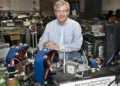 Des rayonnements pour combattre la corrosion métallique dans les centrales à sels fondus