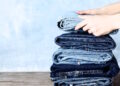 Une mode à faible impact avec une alternative de teinture à base de lumière naturelle pour les blue jeans