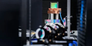 Une nouvelle génération de lasers à fibre de thulium atteint un record mondial de performance