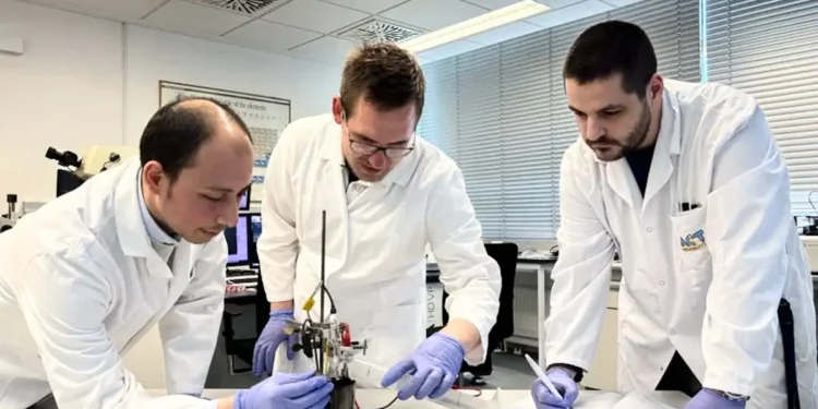 Une nouvelle méthode de synthèse non toxique pour le "matériau miracle" MXène