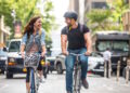 Vélo ou voiture électrique ? Comment nos choix de mobilité impacteront la santé publique