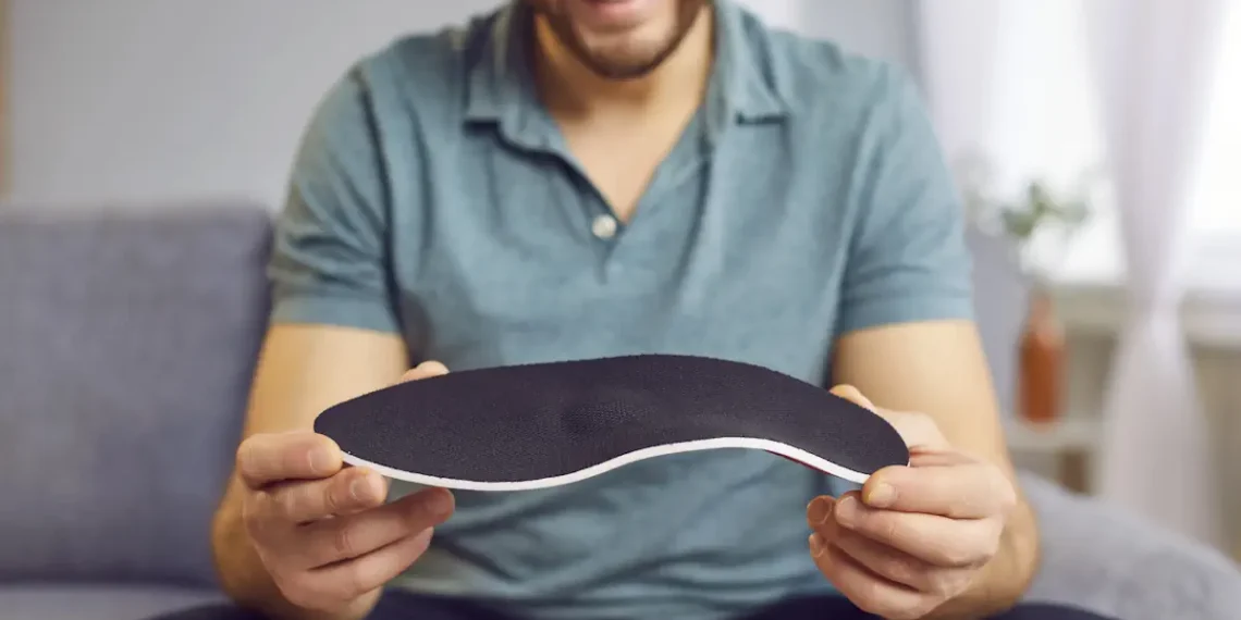 Une semelle intelligente portable peut suivre la façon dont vous marchez, courez et vous tenez debout