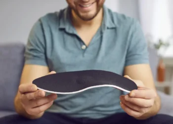 Une semelle intelligente portable peut suivre la façon dont vous marchez, courez et vous tenez debout
