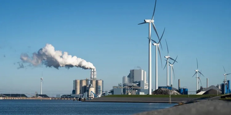 Les compagnies d'électricité qui choisissent le charbon, l'énergie solaire, l'énergie nucléaire ou d'autres sources d'énergie doivent tenir compte d'un grand nombre d'éléments, au-delà du simple coût