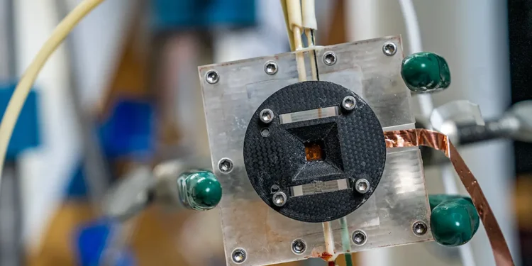 Des scientifiques résolvent une énigme vieille de plusieurs décennies dans la conversion du CO2 en carburant