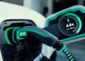 Conduire une voiture thermique : un luxe bientôt réservé à quelques happy few ?