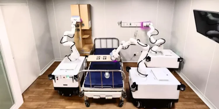 Transformer l'hygiène hospitalière : des robots autonomes pour l'essuyage et la désinfection par UV-C