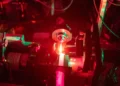 Quand seul un vieux laser encombrant fait l'affaire