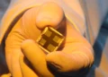 Un procédé simple prolonge la durée de vie des cellules solaires en pérovskite