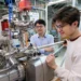 Des scientifiques découvrent l'une des jonctions semi-conductrices les plus fines au monde se formant à l'intérieur d'un matériau quantique