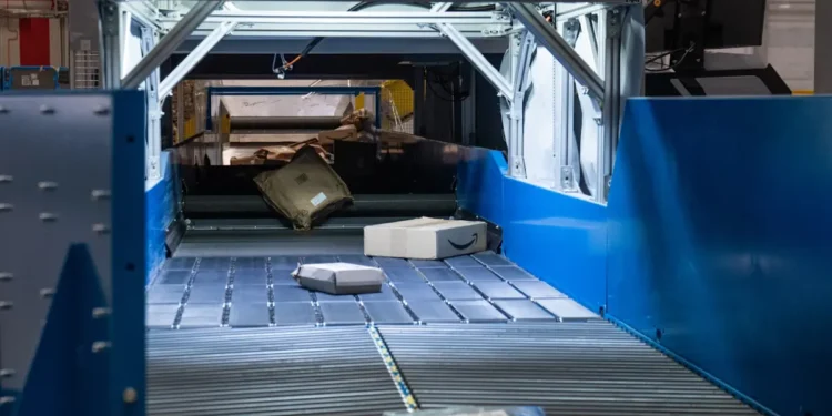 Amazon investit plus de 700 millions d'euros en Europe dans la technologie de ses agences de livraison