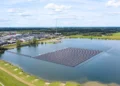 Les installations photovoltaïques flottantes pourraient renforcer la résilience climatique des lacs