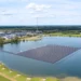 Les installations photovoltaïques flottantes pourraient renforcer la résilience climatique des lacs