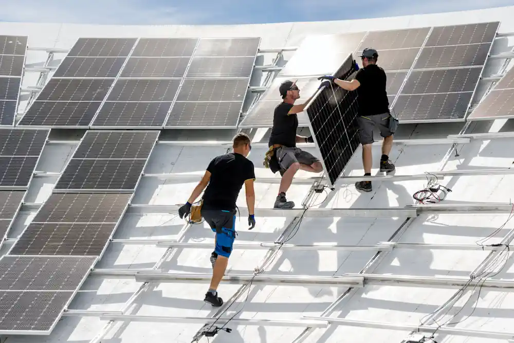 Montage des panneaux photovoltaiques