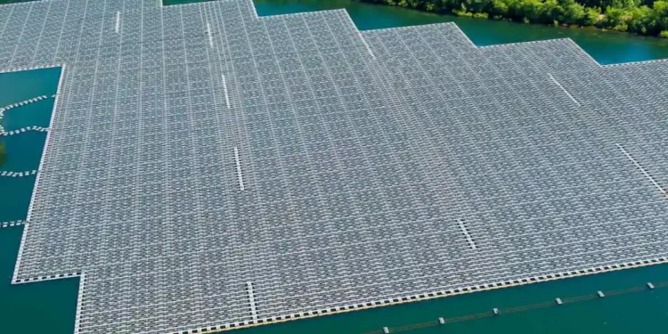 Seulement 2 % de l'énergie marémotrice et de l'énergie solaire en mer pourraient réduire les émissions de CO2