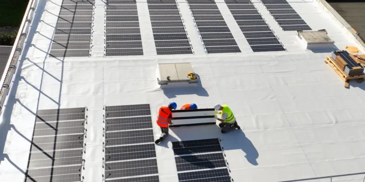 Photovoltaïques ultralégers : Heliup inaugure sa ligne de production de 100 MWc au Cheylas (38)