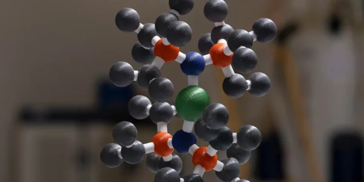 Des chimistes créent un aimant moléculaire qui pourrait multiplier par 100 la capacité de stockage des données