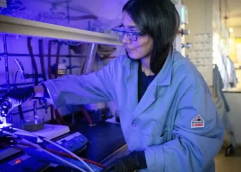 Des réactions alimentées par la lumière pourraient rendre l'industrie chimique plus économe en énergie