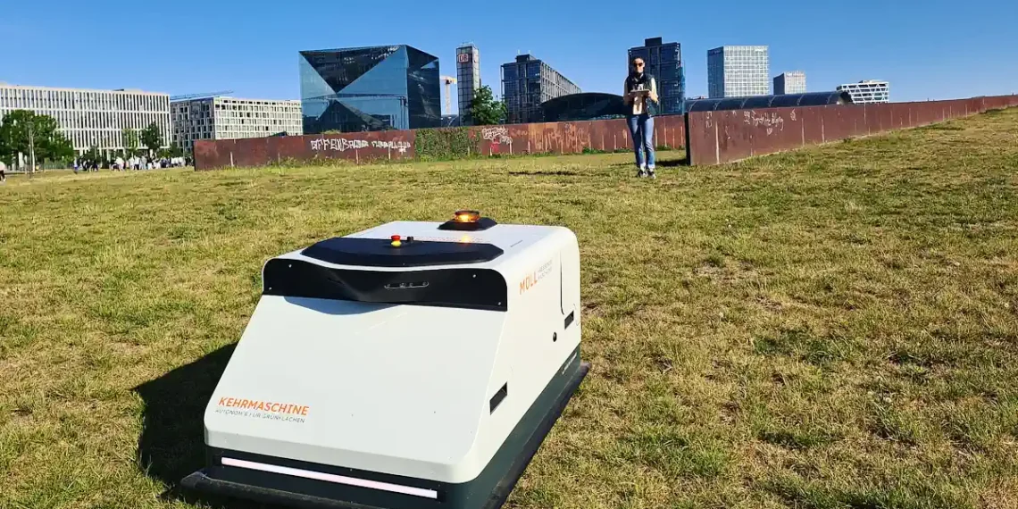 Un robot BSR nettoie les mégots à Berlin : 3ème phase d’essai pour repenser la cohabitation humain-machine