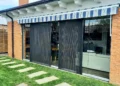 Face aux canicules et à la hausse des coûts de l'énergie, la climatisation n'est pas la seule solution. Découvrez le principe du "free cooling" par ventilation nocturne : une stratégie bioclimatique efficace et bas carbone pour rafraîchir votre logement, améliorer votre confort d'été et réduire significativement vos factures d'électricité.