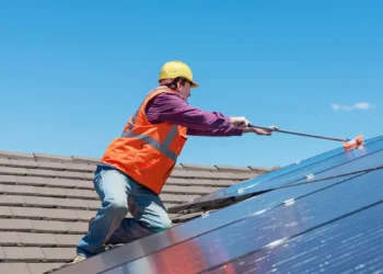 Peut-on subventionner les panneaux solaires de façon juste et efficace ?