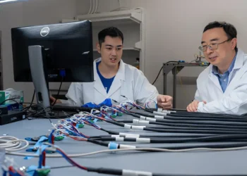 La chimie des électrodes épaisses est plus importante que la structure pour la performance des batteries