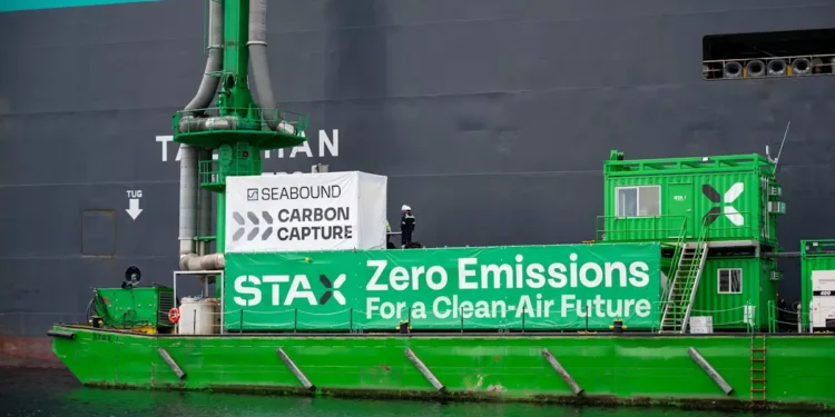 Un navire britannique transforme ses émissions de CO2 en matériau de construction pour le ciment