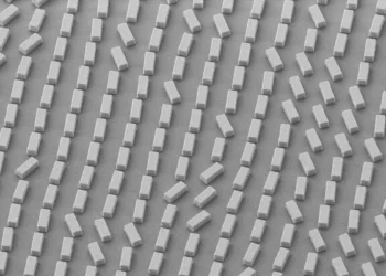 La lumière dévoile des secrets codés dans des métasurfaces chirales