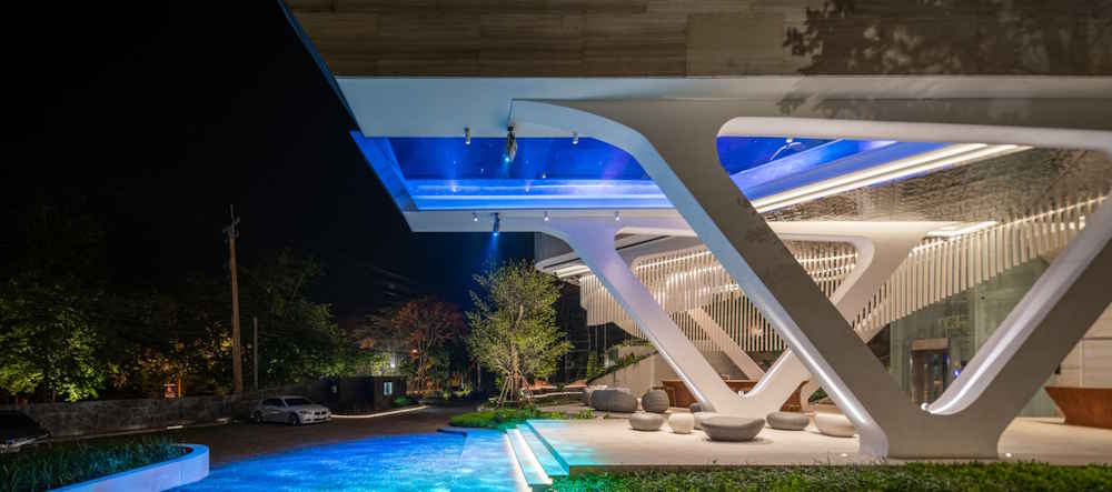 Vue latérale de la piscine - Crédit Urban Praxis
