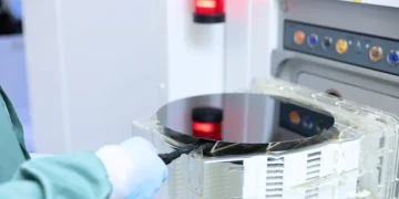 Connect Four : Nouveau semi-conducteur pour les futures puces informatiques