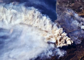 Quels sont les panaches de fumée dangereux ? Une nouvelle technologie satellitaire permet de les cartographier en 3D