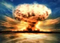 « Comment ne pas être tué par une bombe atomique ? » En 1950, les curieux conseils de « Paris Match »
