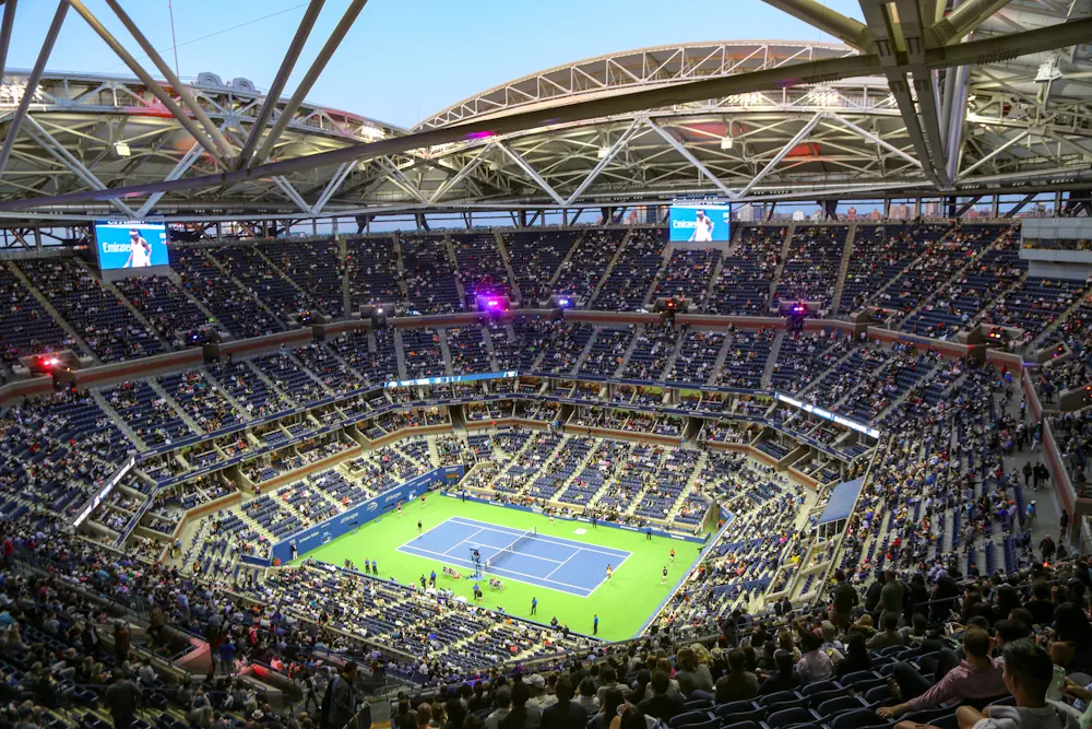 Vue générale du stade Arthur Ashe lors du match de nuit US Open au Billie Jean King National Tennis Center à New York