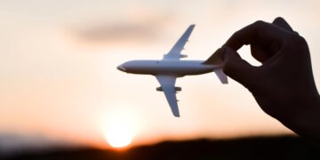 Réduire l’empreinte carbone des transports : quand les progrès techniques ne suffisent pas