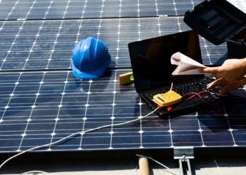 Des innovations étonnamment diverses ont permis de réduire considérablement le prix des panneaux solaires