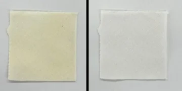 L'élimination des taches jaunes sur un tissu à l'aide de la lumière bleue