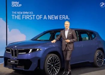À Munich, la BMW iX3 attire les curieux avec 805 km d’autonomie et un espace interactif dédié