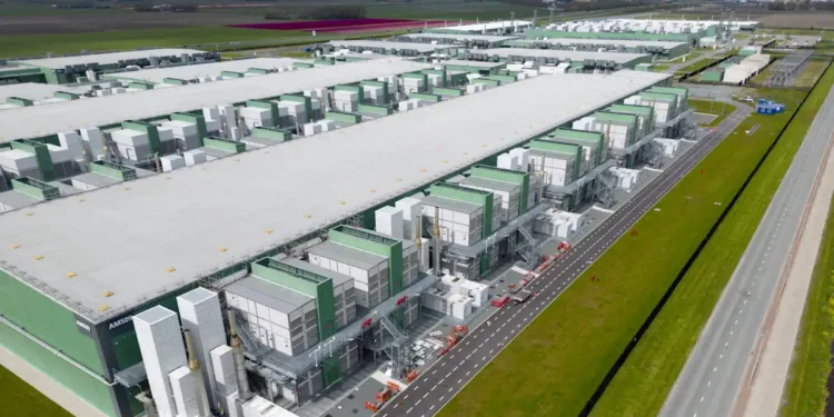 L'IA augmente la consommation d'énergie des centres de données, ce qui pèse sur le réseau et ralentit les efforts en matière de développement durable