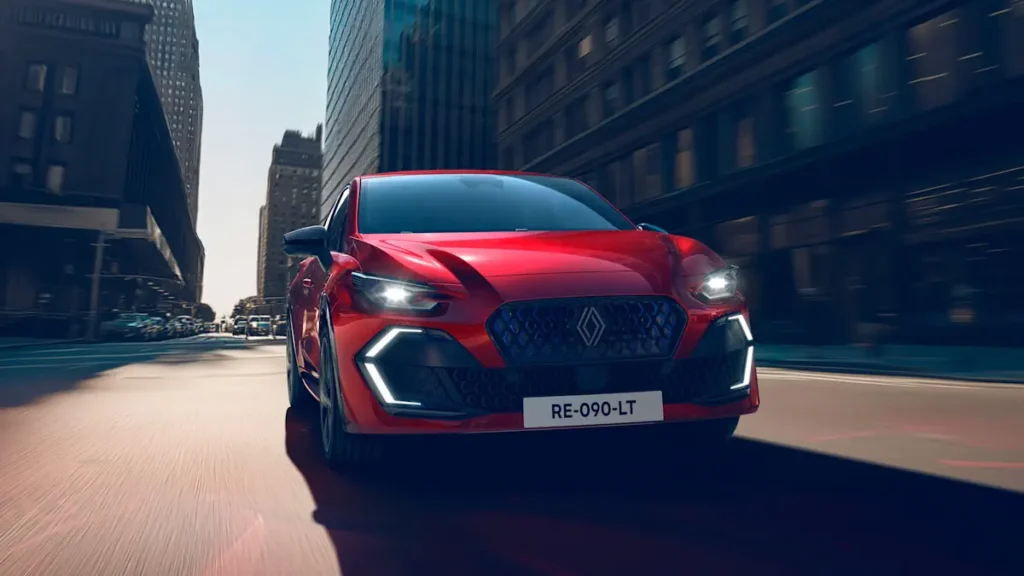 Renault Clio 6 : hybride 160 ch pour 3,9 L/100 et 29 aides à la conduite embarquées