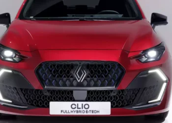 Renault Clio 6 : hybride 160 ch pour 3,9 L/100 et 29 aides à la conduite embarquées