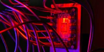 Des capteurs ultra-sensibles traquent la matière noire la plus légère jamais ciblée