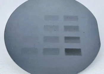 Des chercheurs découvrent de nouvelles méthodes pour fabriquer des micropuces plus petites