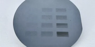 Des chercheurs découvrent de nouvelles méthodes pour fabriquer des micropuces plus petites