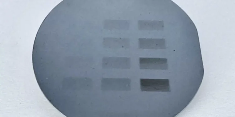 Des chercheurs découvrent de nouvelles méthodes pour fabriquer des micropuces plus petites