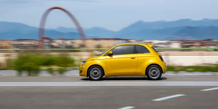 Fiat 500 Hybrid Torino : la citadine italienne retrouve ses racines à Mirafiori