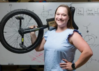 Un monocycle robotisé alimenté par l'IA pour étudier la façon dont les gens apprennent des compétences motrices complexes