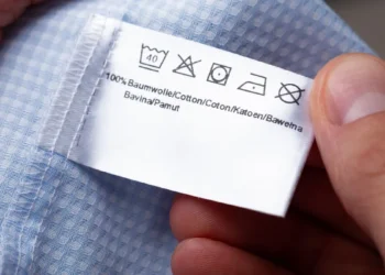 Étiquettes de vêtements : 6 informations clés à connaître avant d’acheter