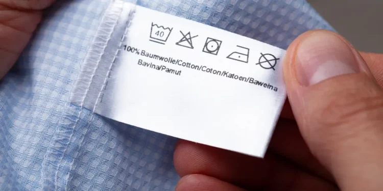 Étiquettes de vêtements : 6 informations clés à connaître avant d’acheter