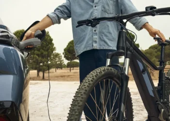 Peugeot muscle son offre électrique avec le préchauffage de batterie et la fonction V2L